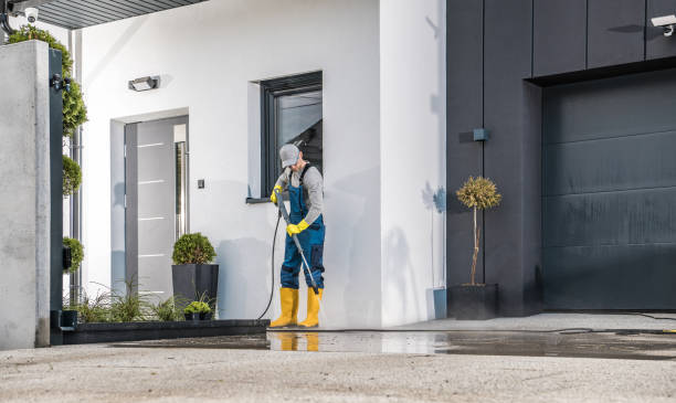 Best Pool Deck Cleaning in Lannon, WI